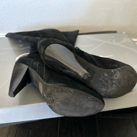 Jessica Simpson Black suede boots, size 8.5 - Picture 3 of 3
